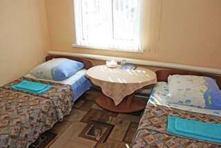 Гостиница Gostinichnyy Kompleks Natasha Урюпинск Бюджетный двухместный номер с 2 отдельными кроватями-3