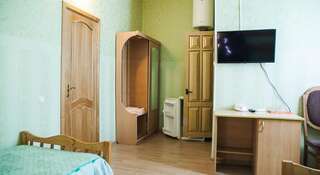 Гостиница Gostinichnyy Kompleks Natasha Урюпинск Двухместный номер с 2 отдельными кроватями и душем-4